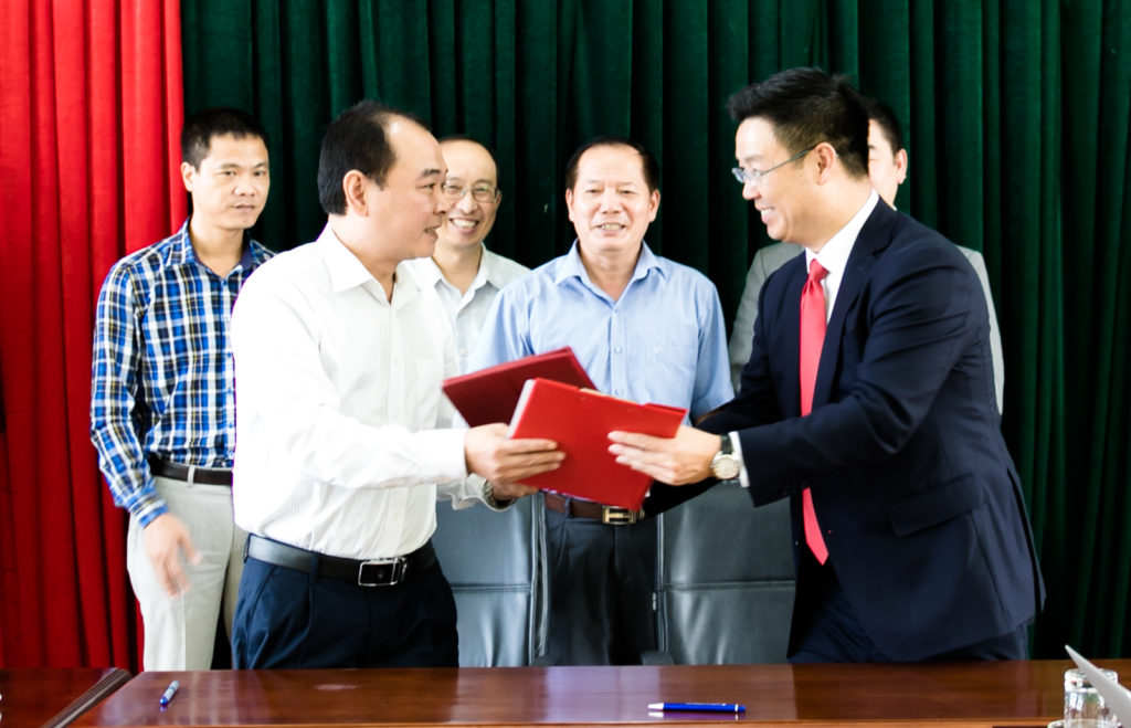 MOU signing with Hoa Binh Provincial Investment Promotion, Trade and tourism Centre